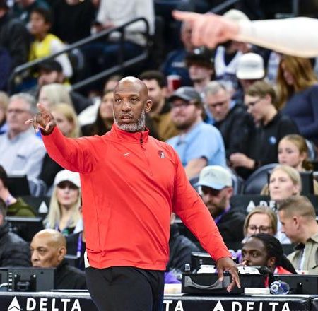 震撼NBA！開拓者主帥比盧普斯被正式指控串通洗錢與電信詐騙