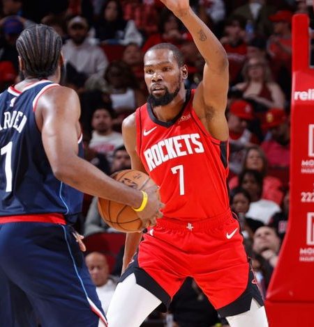 快船2勝10負陷入低谷：是否應該送走小卡重啟重建？