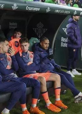 賽程地獄前的冷靜布局：弗里克大輪換撐起巴塞羅那聖誕前關鍵戰線