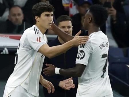 伯納烏耐心正式耗盡：皇馬球迷厭倦維尼修斯，場內外失序引爆全面反彈