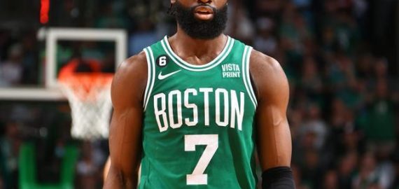 杰倫・布朗改寫綠軍歷史　成為單季1000分150助最快球員