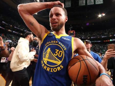 245萬美元！庫里2022年G6奪冠球衣天價成交