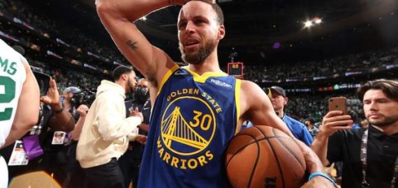 245萬美元！庫里2022年G6奪冠球衣天價成交