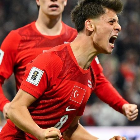 從皇馬冷板凳到國家英雄：居萊爾如何扛起土耳其的世界盃夢