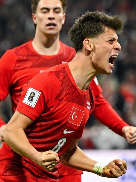 從皇馬冷板凳到國家英雄：居萊爾如何扛起土耳其的世界盃夢
