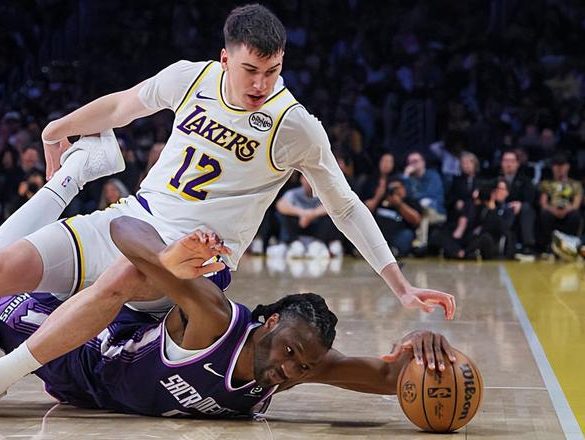 作用日益受限？拉拉維亞在湖人的輪換危機