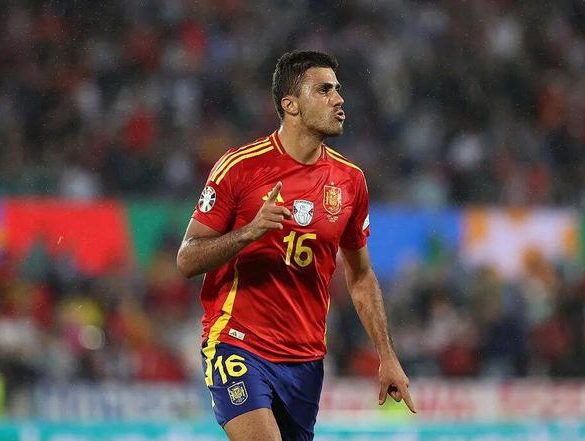 續約還是加盟皇馬？29歲金球先生羅德里站在職業生涯十字路口