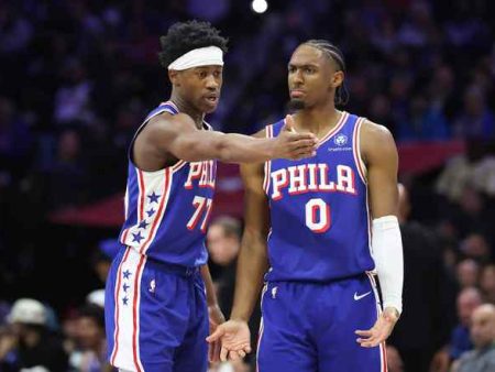 雄鹿“明牌休戰”對76人算分戰：字母哥缺陣