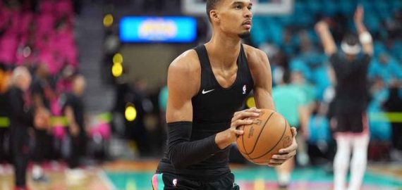 文班亞馬傷情重大進展：隨隊出征波特蘭，腦震盪復出時間與風險